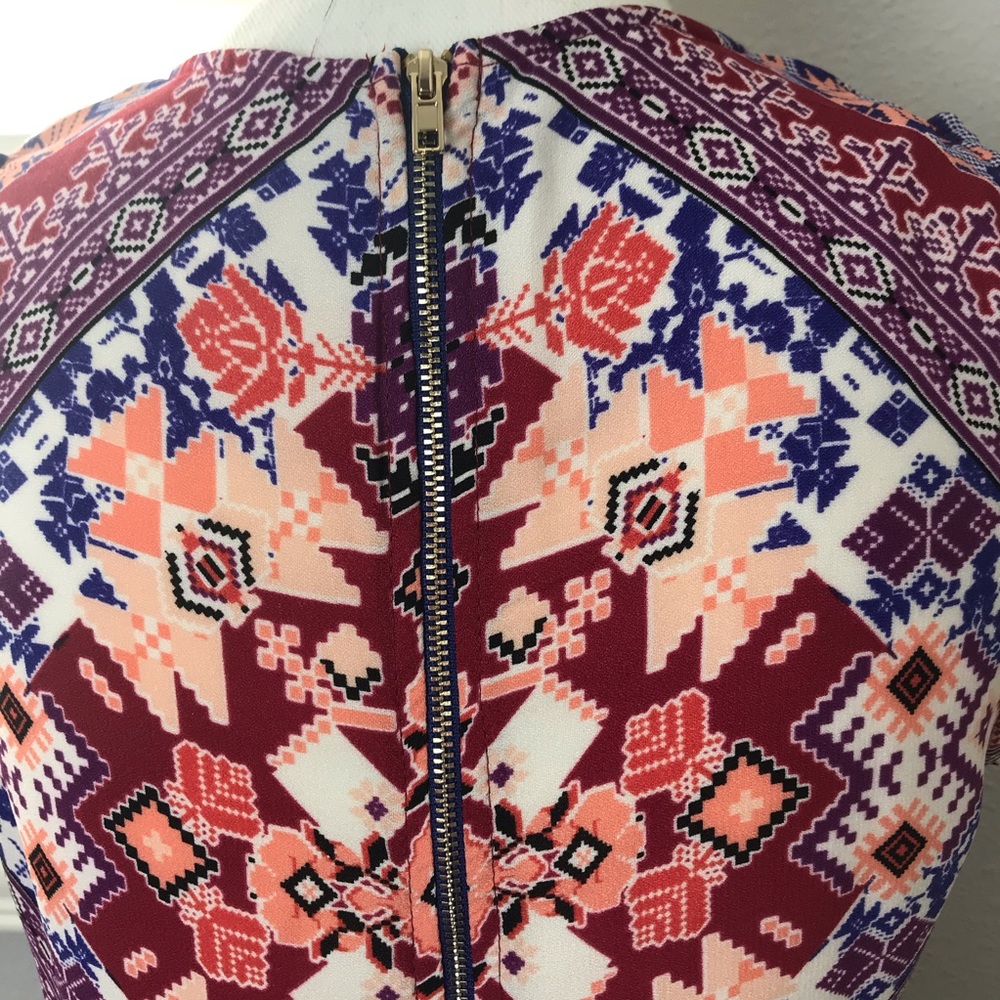 NWT Xhilaration size M bold print & lace up side - Picture 5 of 6